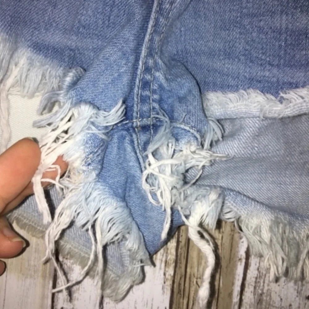 Big Star Kyle Distressed Boyfriend Shorts - Picture 4 of 7